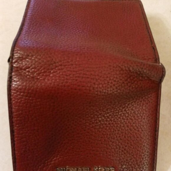 Michael Kors Wine Burgundy Leather Crossbody andMatching Wallet - Picture 7 of 8